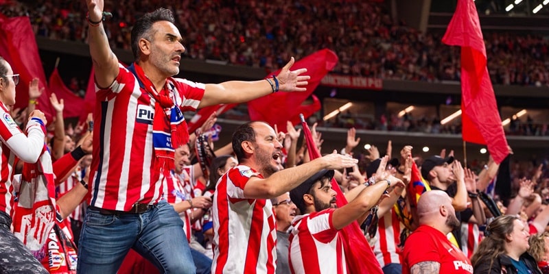 Hội cổ động viên của Atletico vô cùng cuồng nhiệt