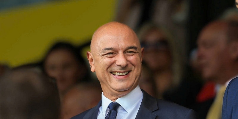 Ông Daniel Levy là người điều hành Tottenham trong hơn 2 thập kỷ